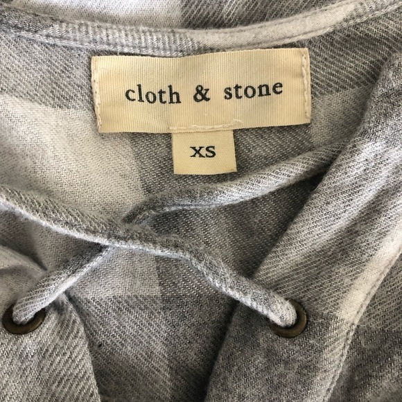 Cloth & Stone gray lace up neck high low hem check print flannel shirt size XS - Picture 4 of 5